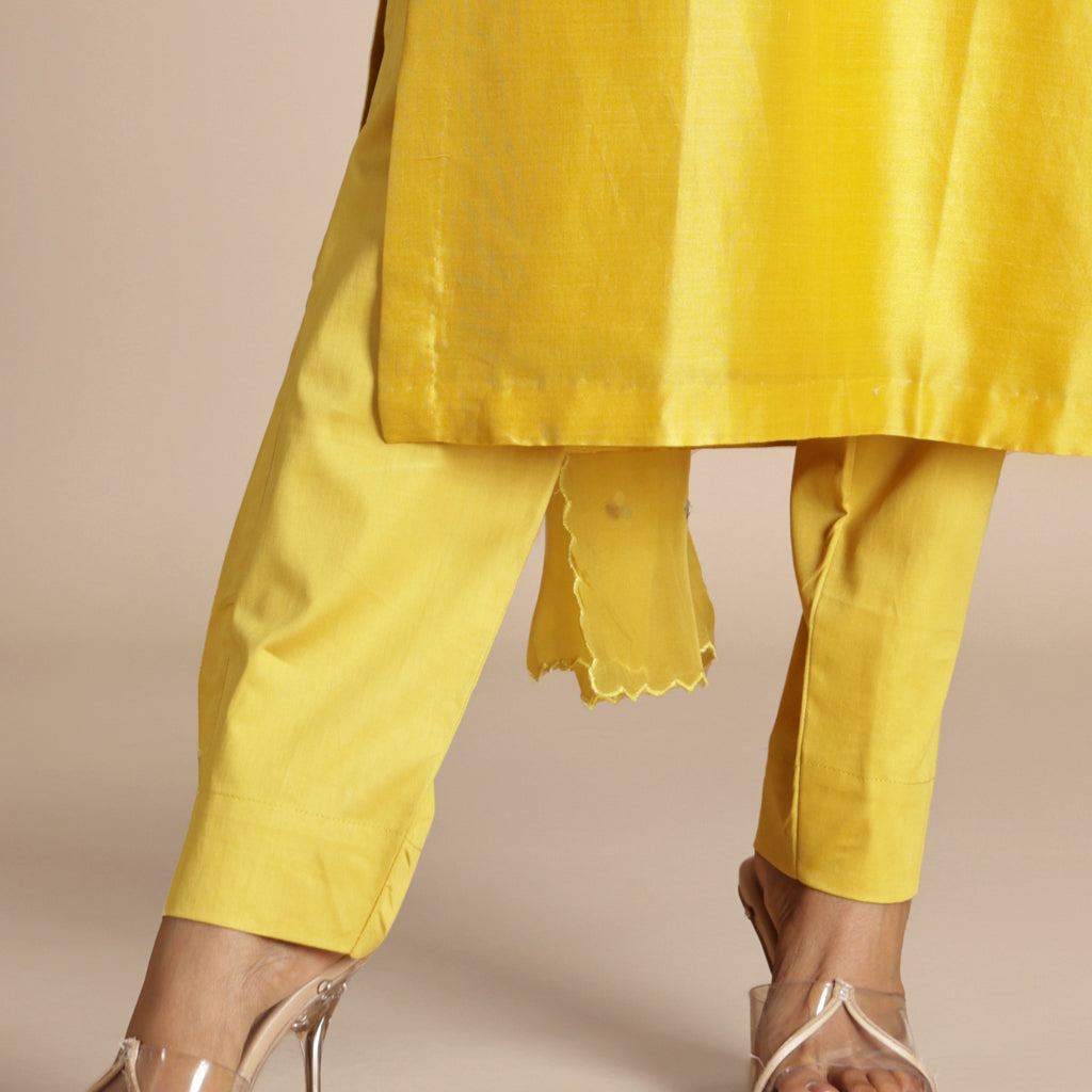 Essential Ankle Pants